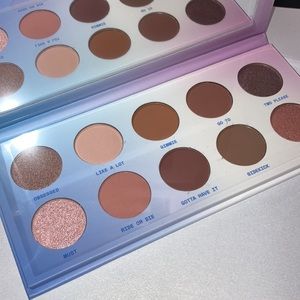 NIB ITEM BEAUTY EYESHADOW PALATE makeup palate